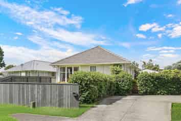 5 Shamrock Lane, Te Atatu Peninsula
