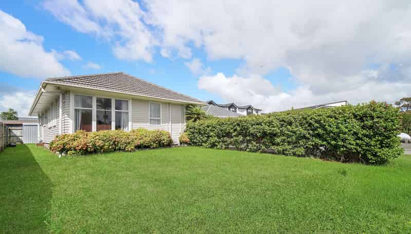 5 Shamrock Lane, Te Atatu Peninsula
