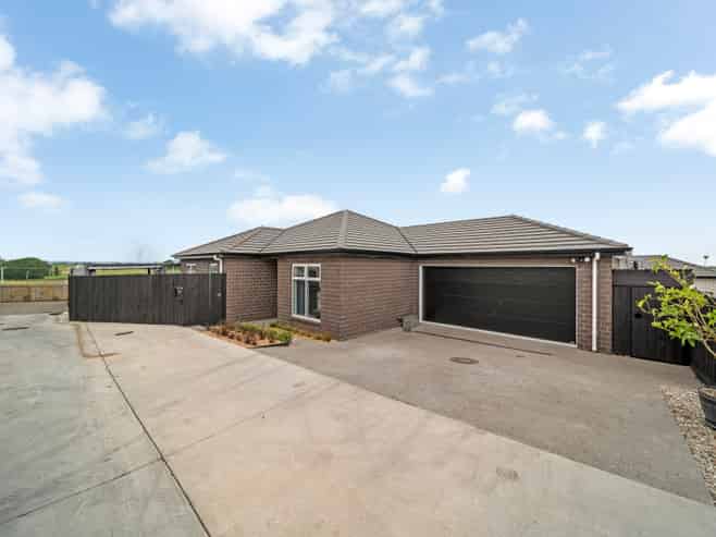 56 Scenic Rise, Rototuna North