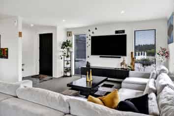 34B Honeyfield Drive, Whalers Gate