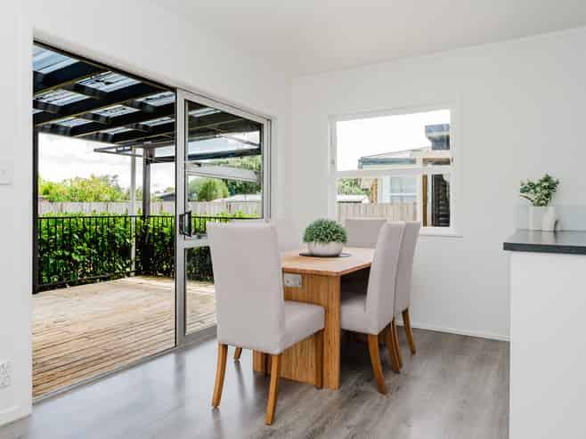 21 Jeanette Street, Glenview