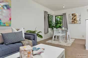 2/106 Shifnal Drive, Randwick Park