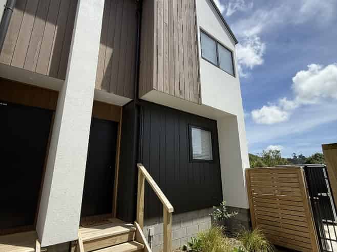 9/64 Glen Road, Stokes Valley