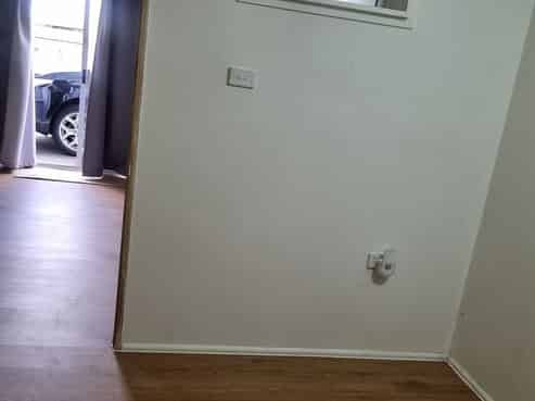 1/142 Archers Road, Glenfield