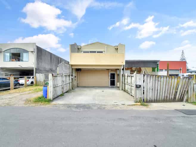 1064 Papamoa Beach Road, Papamoa