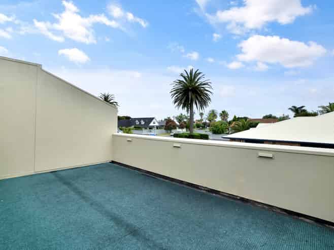 1064 Papamoa Beach Road, Papamoa