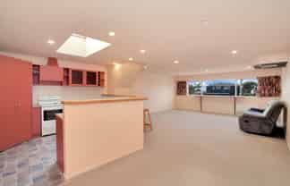 1064 Papamoa Beach Road, Papamoa