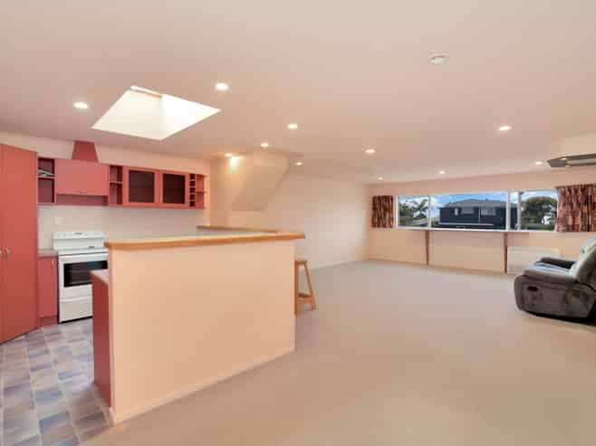 1064 Papamoa Beach Road, Papamoa