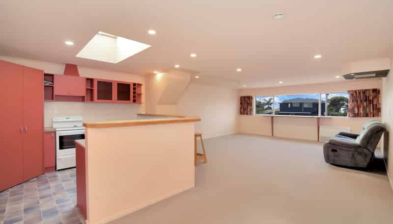 1064 Papamoa Beach Road, Papamoa