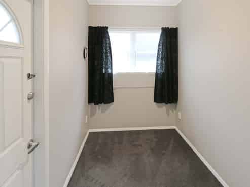 1/28 Hall Crescent, Epuni