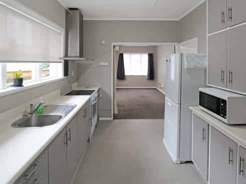 1/28 Hall Crescent, Epuni