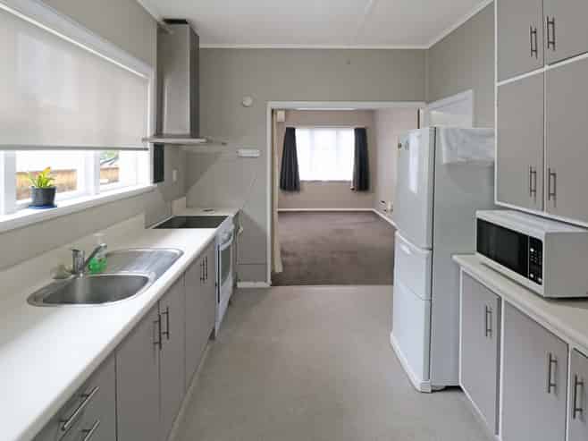 1/28 Hall Crescent, Epuni