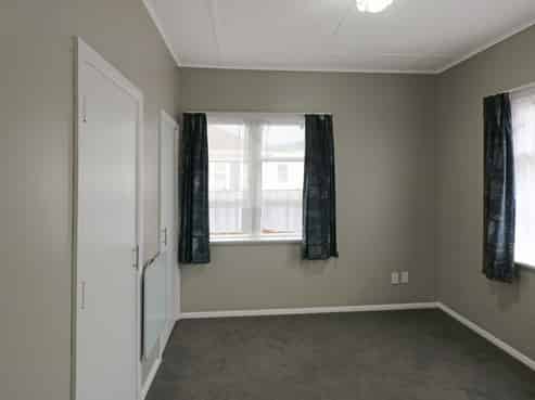 1/28 Hall Crescent, Epuni