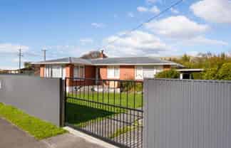 1 Cleghorn Street, Redwoodtown