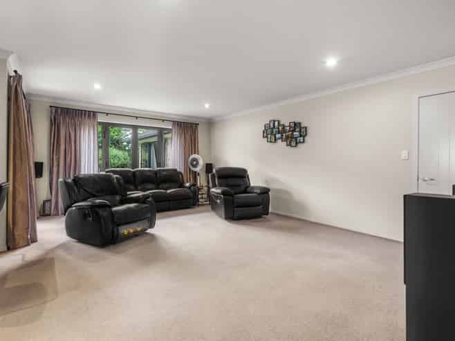 33 Heathfield Avenue, Huntington