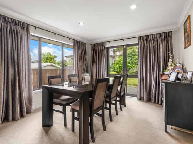 33 Heathfield Avenue, Huntington