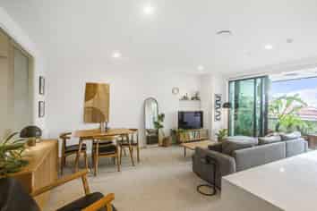 103/6 Waikumete Road, Glen Eden