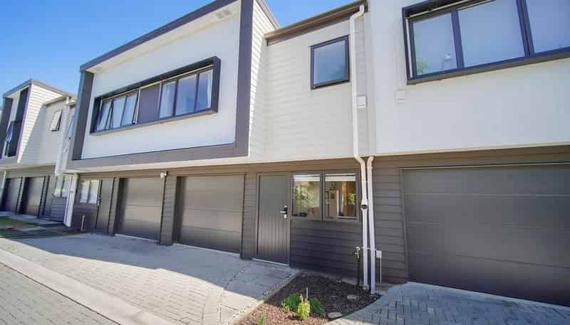 15d Pipitea Place, Massey