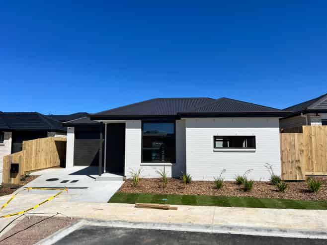 17 Scenic Rise , Rototuna North