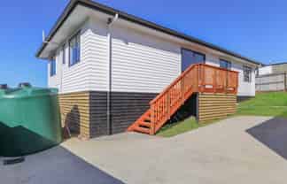 16a Valencia Place, Manurewa