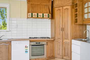 15 Kennard Crescent, Karitane