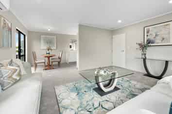 3/219 Don Buck Road, Massey