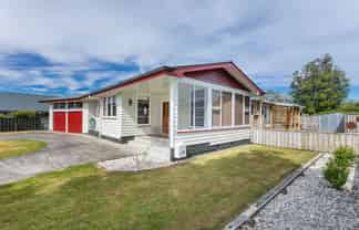 27 Ruahine Street, Dannevirke