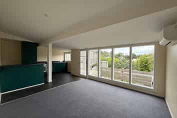 2/21 Olivia Crescent, Tawa