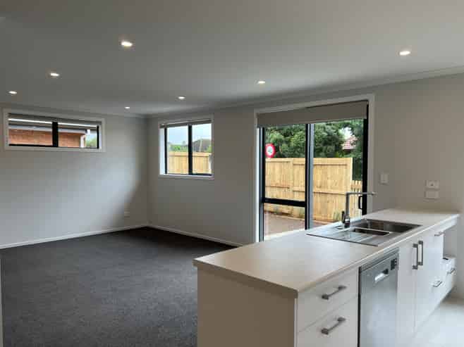 1/49 Holland Road, Fairfield