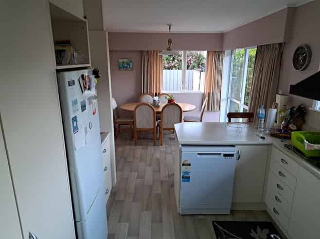 2 Lansdowne Crescent, Glenview