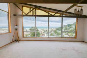 4 Winston Place, Kew