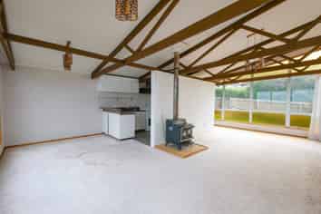 4 Winston Place, Kew