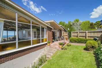 4 Winston Place, Kew