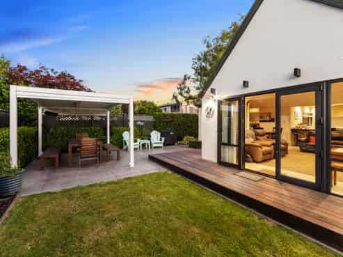 11 Harlech Mews, Avonhead