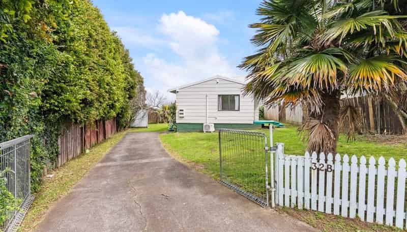 2/32 Maplesden Drive, Clendon Park