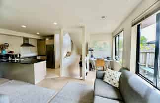 5A Thomas Hamer Place, Greenhithe