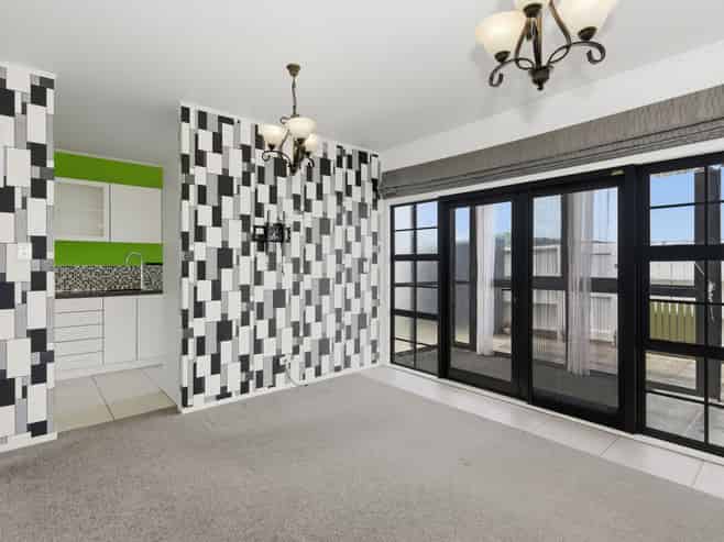 4A/12 Selwyn Avenue, AVENUES