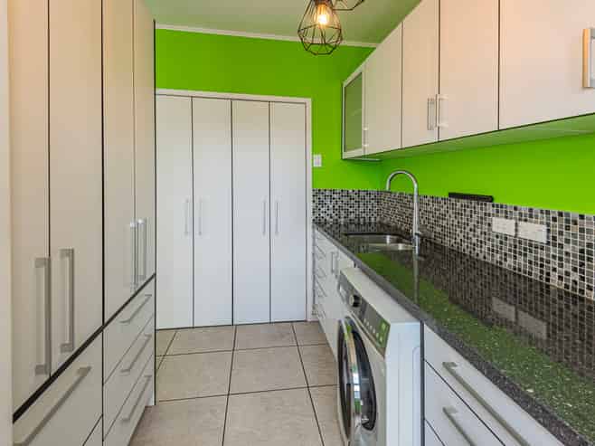 4A/12 Selwyn Avenue, AVENUES