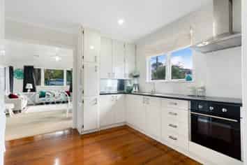 70 Rosamund Avenue, New Windsor