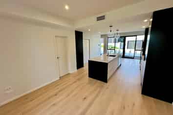 24 Burch Street, Mount Albert