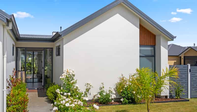 17 Rose Manor Drive, Springlands