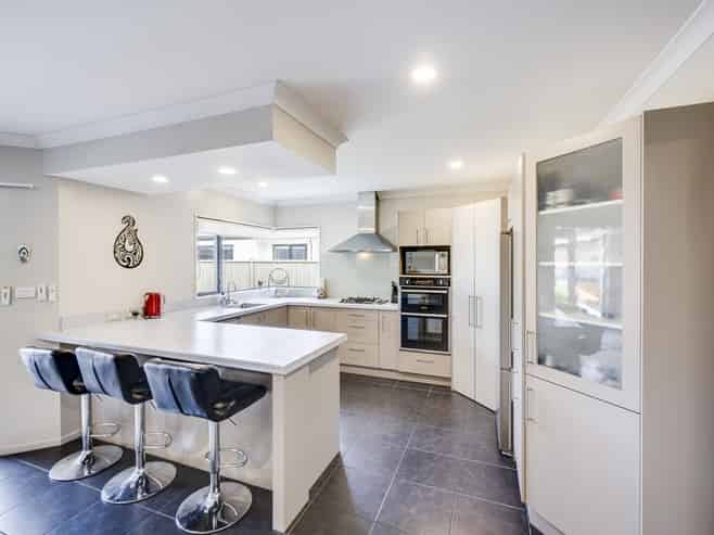 15 Pania Place, Poraiti