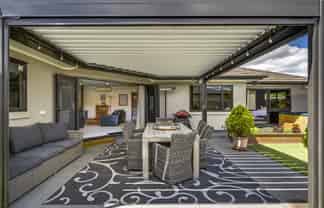 15 Pania Place, Poraiti