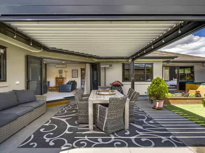 15 Pania Place, Poraiti