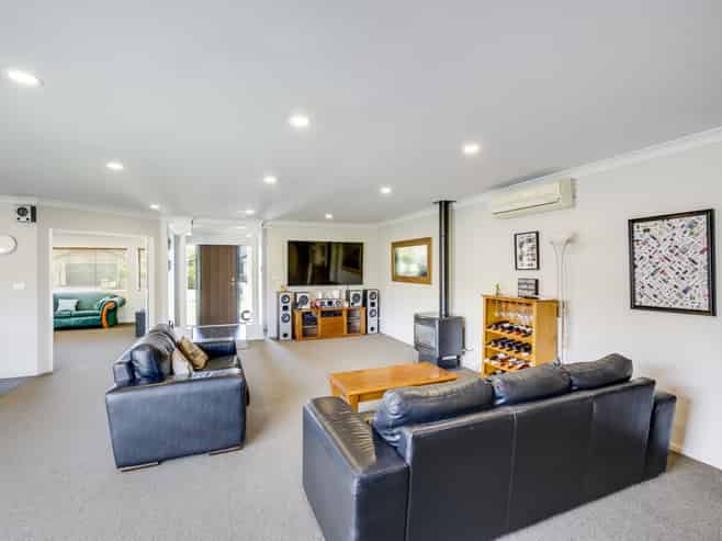 15 Pania Place, Poraiti