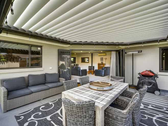 15 Pania Place, Poraiti