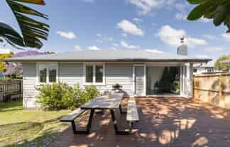 86 Bellevue Road, Brookfield