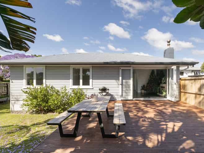 86 Bellevue Road, Brookfield