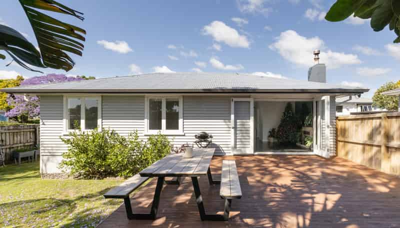 86 Bellevue Road, Brookfield