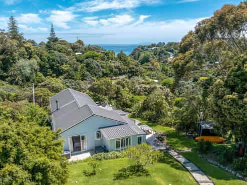 76 Hill Road, Palm Beach